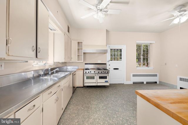 2884 WOODLAND DR NW, Washington, DC 20008