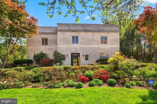 2884 WOODLAND DR NW, Washington, DC 20008