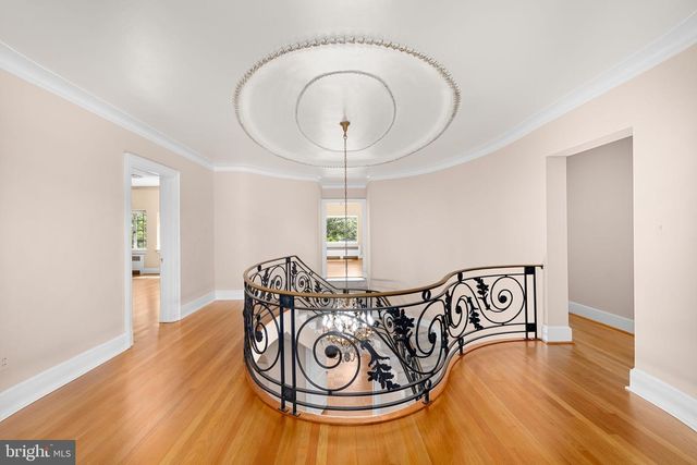 2884 WOODLAND DR NW, Washington, DC 20008