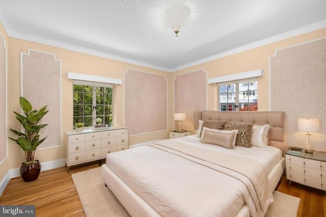 2884 WOODLAND DR NW, Washington, DC 20008