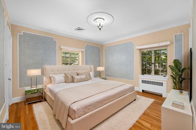 2884 WOODLAND DR NW, Washington, DC 20008