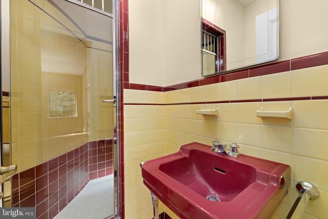 2884 WOODLAND DR NW, Washington, DC 20008