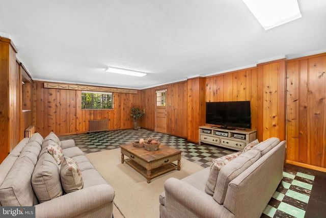 2884 WOODLAND DR NW, Washington, DC 20008