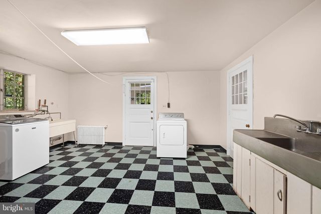 2884 WOODLAND DR NW, Washington, DC 20008