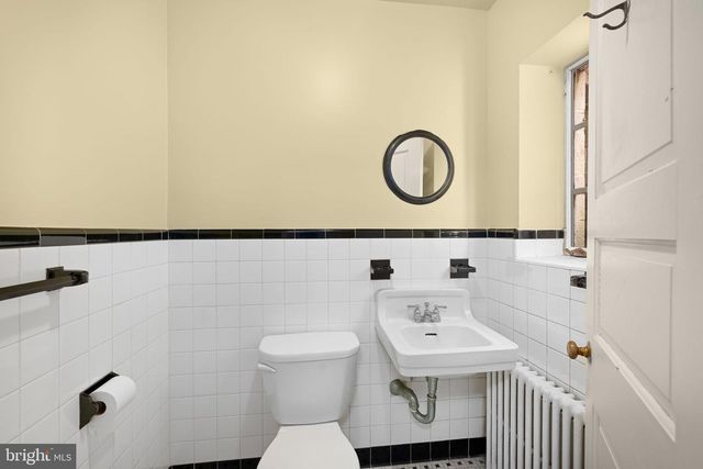 2884 WOODLAND DR NW, Washington, DC 20008