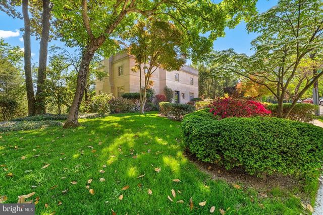 2884 WOODLAND DR NW, Washington, DC 20008