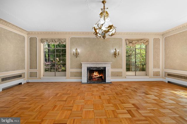 2884 WOODLAND DR NW, Washington, DC 20008
