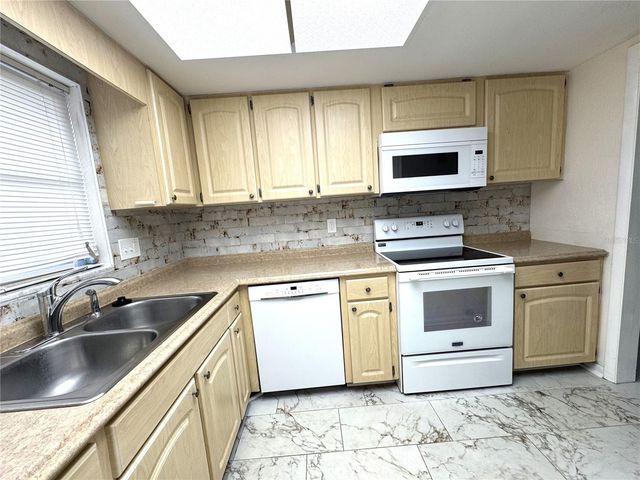 610 INDIAN ROCKS ROAD N 103, Belleair Bluffs, FL 33770