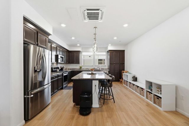 5752 Vibrant Loop, San Jose, CA 95119