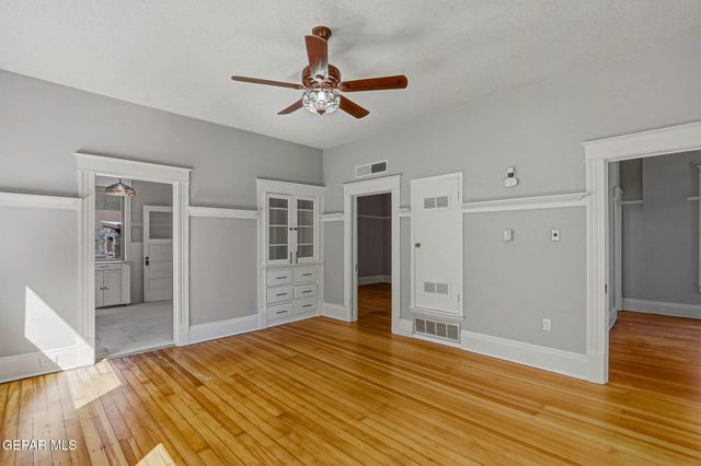 305 E River Avenue, El Paso, TX 79902