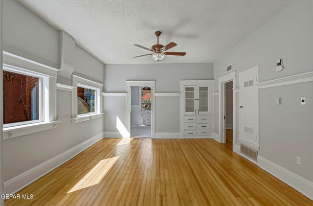 305 E River Avenue, El Paso, TX 79902