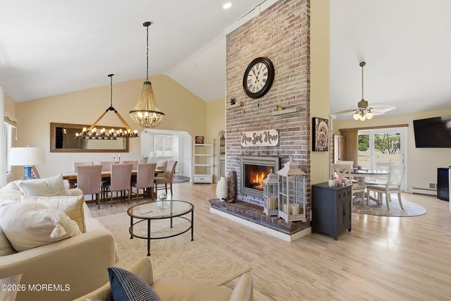 212 Riviera Drive, Toms River, NJ 08753