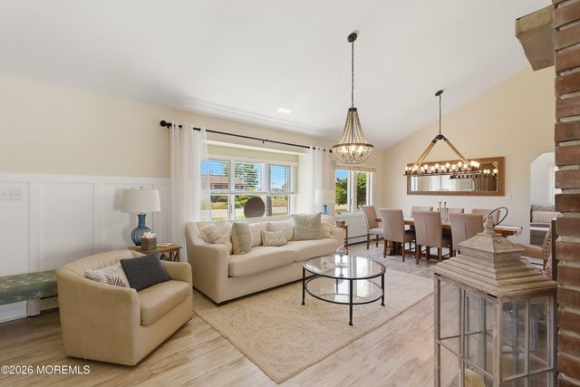 212 Riviera Drive, Toms River, NJ 08753