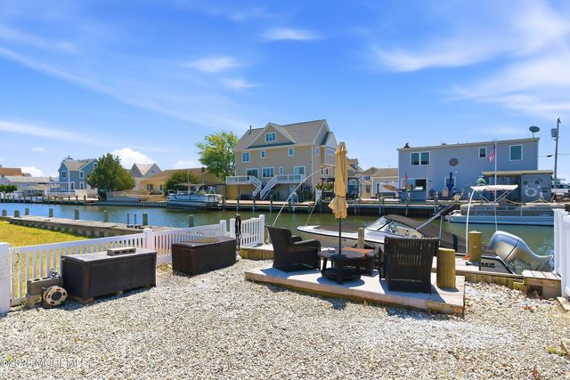212 Riviera Drive, Toms River, NJ 08753