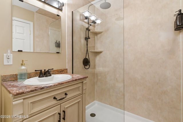 212 Riviera Drive, Toms River, NJ 08753