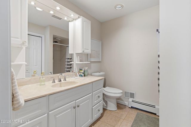 212 Riviera Drive, Toms River, NJ 08753