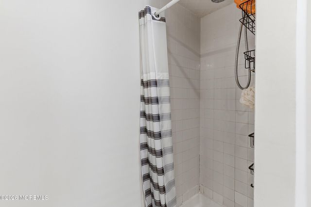 212 Riviera Drive, Toms River, NJ 08753