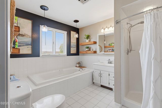 212 Riviera Drive, Toms River, NJ 08753