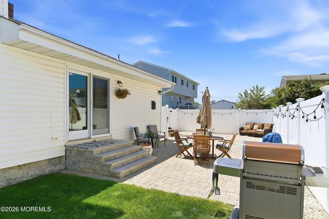 212 Riviera Drive, Toms River, NJ 08753
