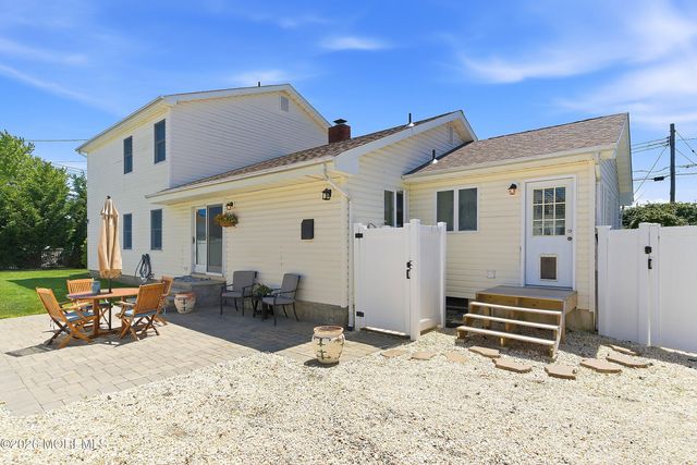 212 Riviera Drive, Toms River, NJ 08753