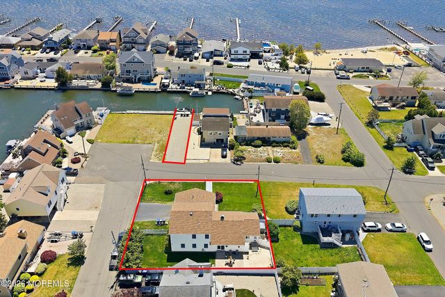 212 Riviera Drive, Toms River, NJ 08753
