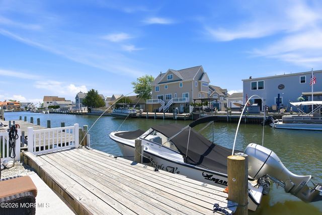 212 Riviera Drive, Toms River, NJ 08753