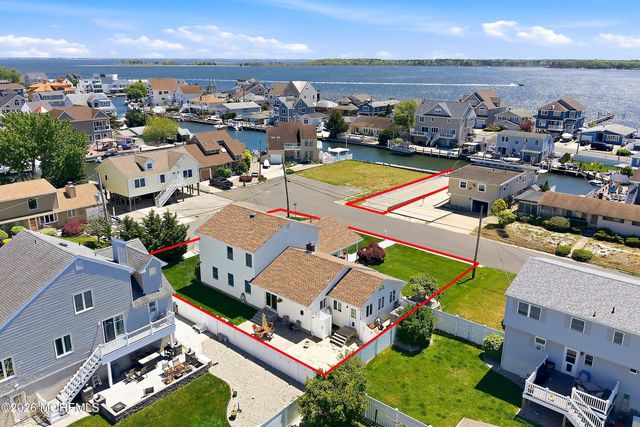 212 Riviera Drive, Toms River, NJ 08753