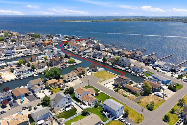 212 Riviera Drive, Toms River, NJ 08753