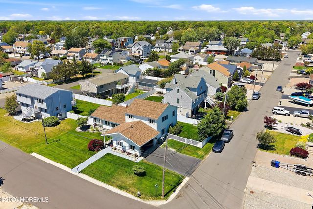 212 Riviera Drive, Toms River, NJ 08753
