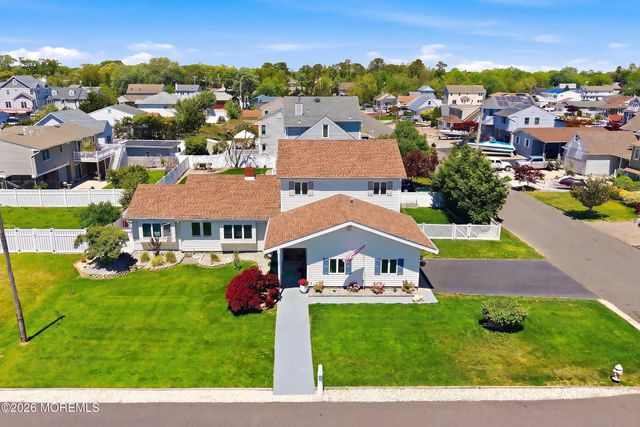212 Riviera Drive, Toms River, NJ 08753