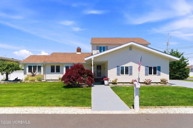 212 Riviera Drive, Toms River, NJ 08753