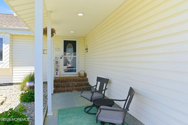 212 Riviera Drive, Toms River, NJ 08753