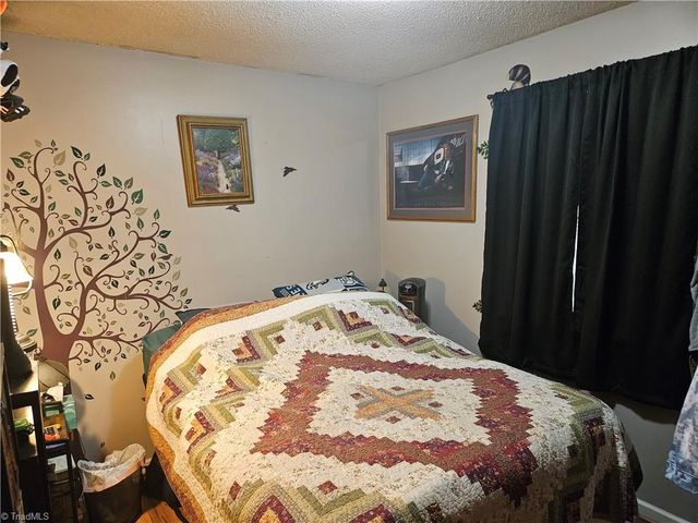 4917 Streamside Drive, Mcleansville, NC 27301