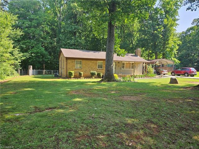4917 Streamside Drive, Mcleansville, NC 27301