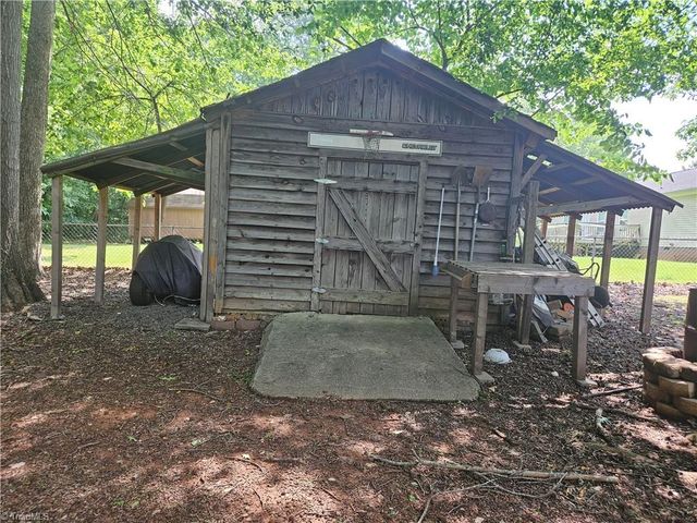 4917 Streamside Drive, Mcleansville, NC 27301