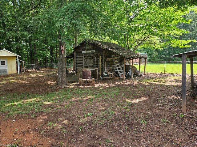 4917 Streamside Drive, Mcleansville, NC 27301