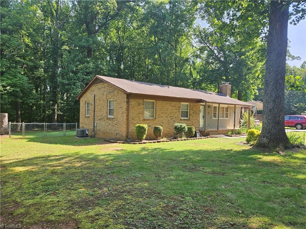 4917 Streamside Drive, Mcleansville, NC 27301