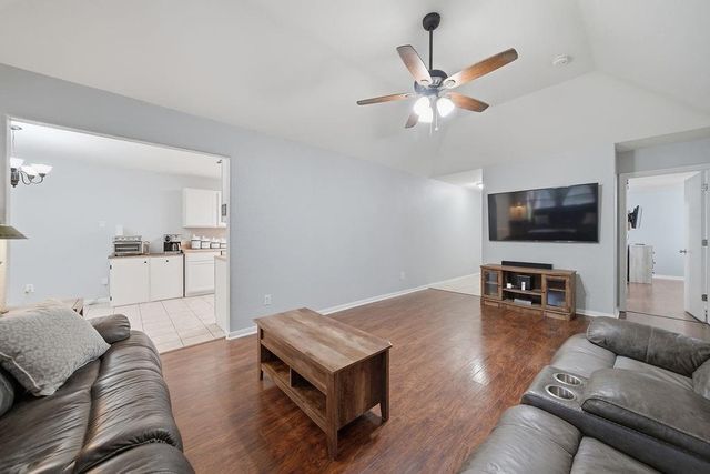 1916 41st Avenue N, Texas City, TX 77590