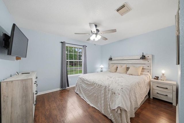 1916 41st Avenue N, Texas City, TX 77590