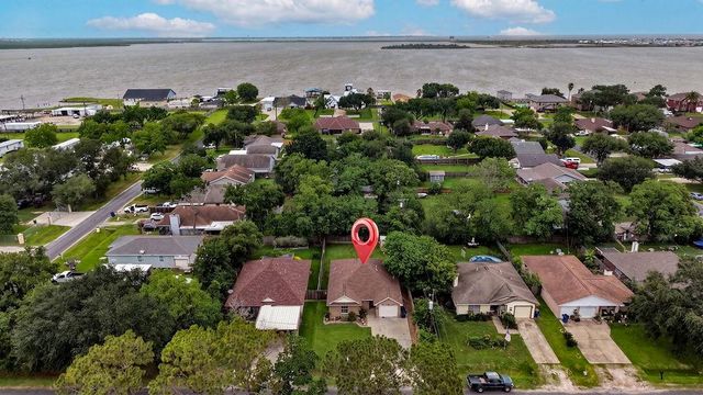 1916 41st Avenue N, Texas City, TX 77590