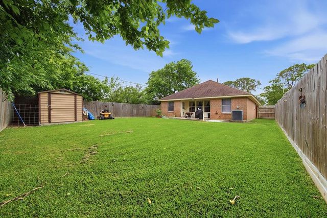 1916 41st Avenue N, Texas City, TX 77590