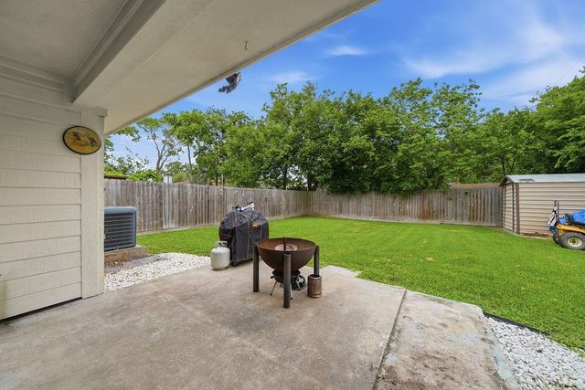 1916 41st Avenue N, Texas City, TX 77590