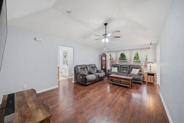 1916 41st Avenue N, Texas City, TX 77590