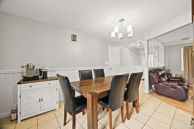128 Windsor St, Fall River, MA 02723