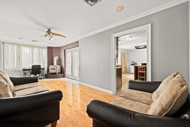 128 Windsor St, Fall River, MA 02723