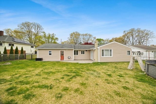 128 Windsor St, Fall River, MA 02723