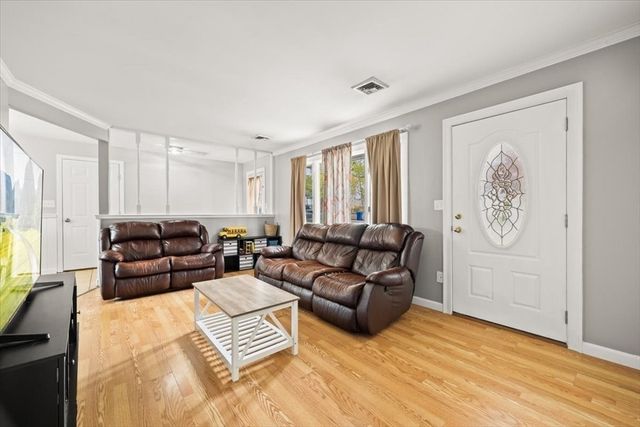 128 Windsor St, Fall River, MA 02723
