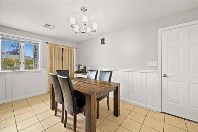 128 Windsor St, Fall River, MA 02723