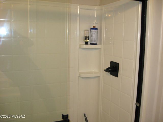 7725 S Crested Spring Drive, Tucson, AZ 85757