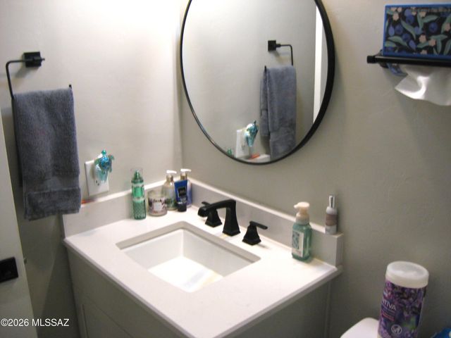 7725 S Crested Spring Drive, Tucson, AZ 85757